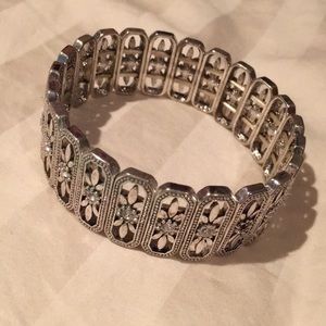 Silver stretchy bracelet